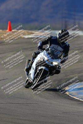 media/Jan-09-2022-SoCal Trackdays (Sun) [[2b1fec8404]]/Turns 9 and 8 (920am)/